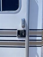 2000 Sooner 4 Horse Bumper Pull SUPER CLEAN - Image 8