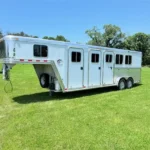 2006 Featherlite Weekender with Mid tack